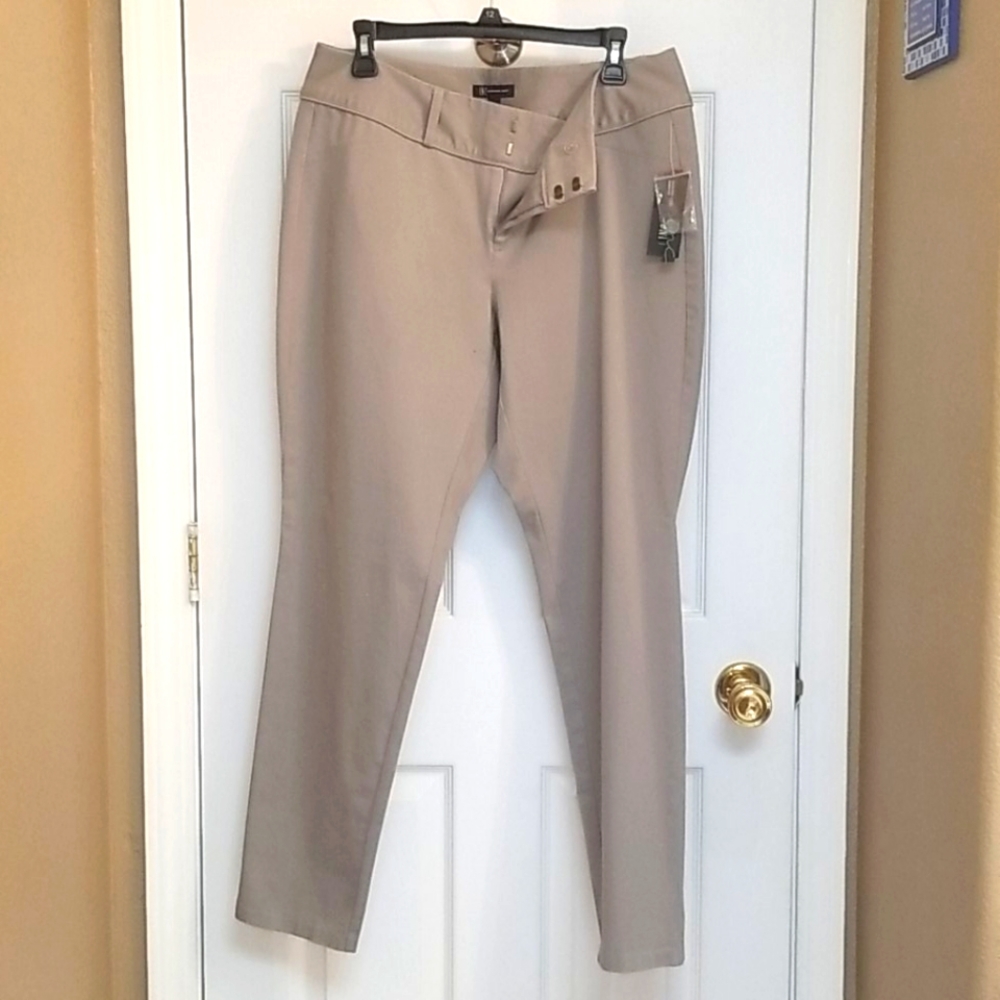 INC SKINNY LEG, CURVY FIT PANTS NWT